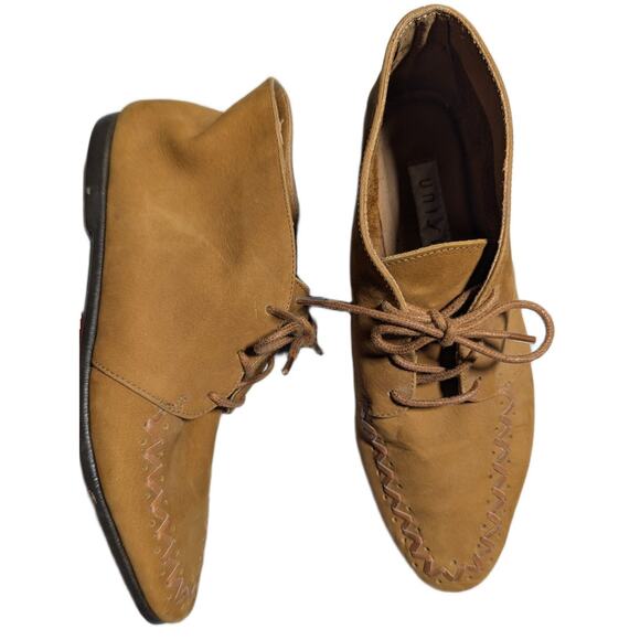 Vtg 1990s Unisa Tan Nubuck Leather Pointed Toe Lace Up Moccasin Ankle Boots 6.5 - Picture 1 of 6